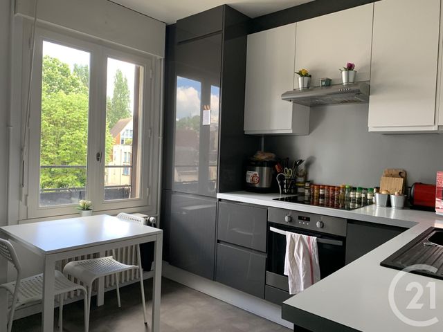 Appartement Triplex &agrave; louer - 5 pi&egrave;ces - 114,46 m2 - Chartres - 28 - CENTRE