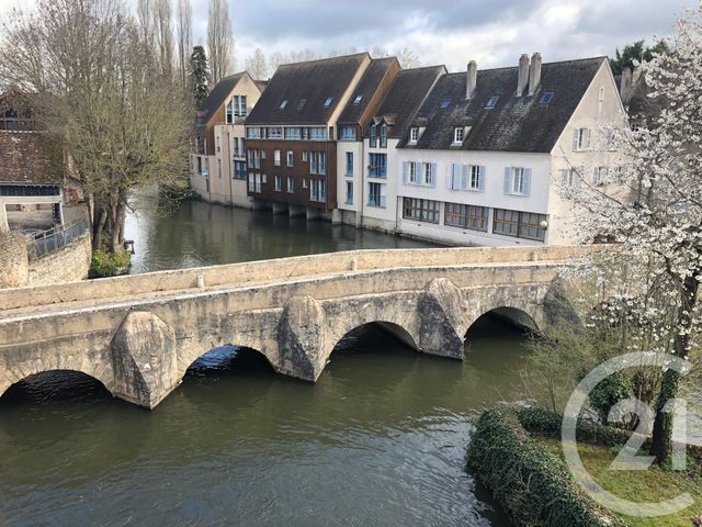 Appartement Triplex &agrave; louer - 5 pi&egrave;ces - 114,46 m2 - Chartres - 28 - CENTRE