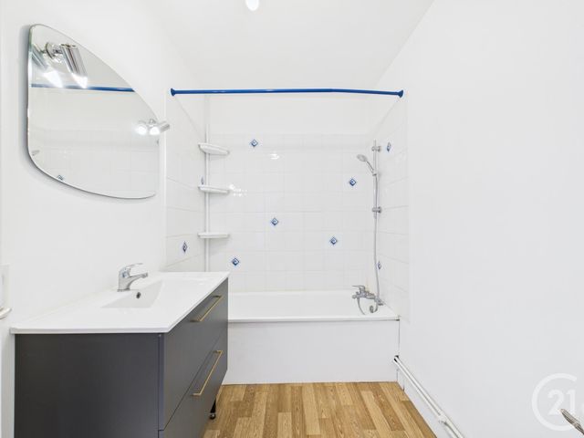 Appartement T2 &agrave; louer - 2 pi&egrave;ces - 43 m2 - Chartres - 28 - CENTRE