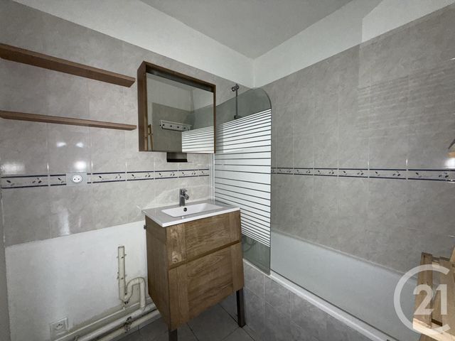 Appartement F3 &agrave; louer - 3 pi&egrave;ces - 72,24 m2 - Chartres - 28 - CENTRE