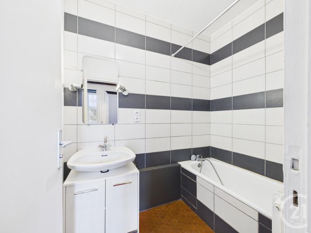 Appartement F2 &agrave; vendre - 2 pi&egrave;ces - 40,93 m2 - Chartres - 28 - CENTRE