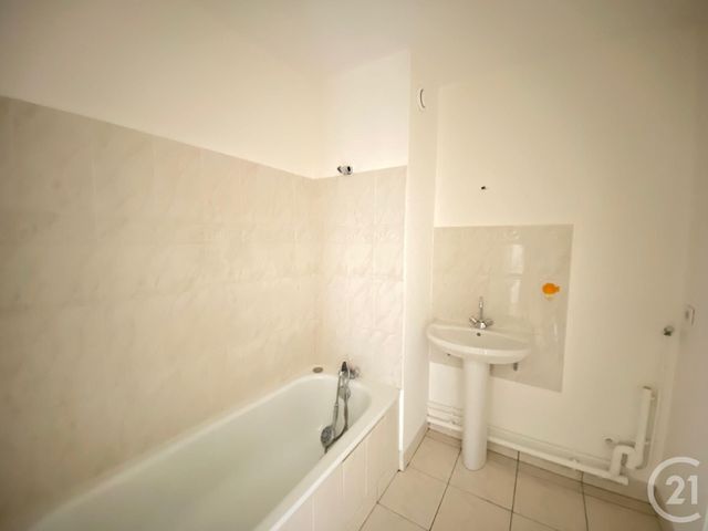 Appartement F3 &agrave; louer - 3 pi&egrave;ces - 53,08 m2 - Chartres - 28 - CENTRE