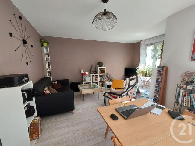 Appartement F3 &agrave; louer - 3 pi&egrave;ces - 80,96 m2 - Mainvilliers - 28 - CENTRE