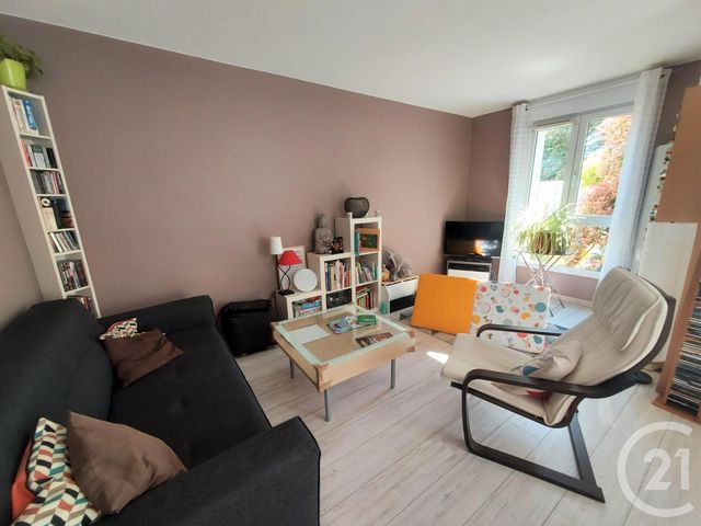 Appartement F3 &agrave; louer - 3 pi&egrave;ces - 80,96 m2 - Mainvilliers - 28 - CENTRE