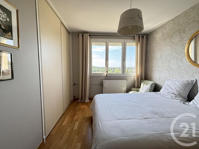 Appartement F5 &agrave; vendre - 5 pi&egrave;ces - 101,40 m2 - Chartres - 28 - CENTRE