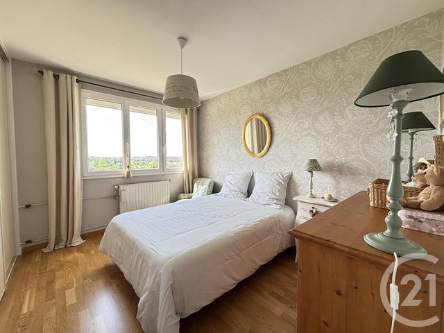 Appartement F5 &agrave; vendre - 5 pi&egrave;ces - 101,40 m2 - Chartres - 28 - CENTRE