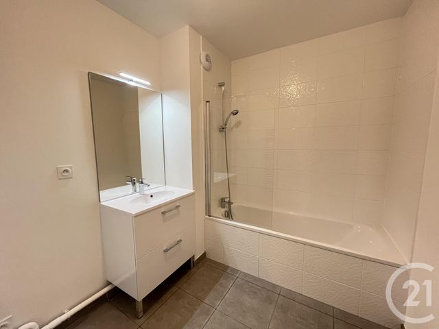 Appartement F4 &agrave; louer - 4 pi&egrave;ces - 73,20 m2 - Chartres - 28 - CENTRE