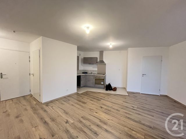 Appartement F4 &agrave; louer - 4 pi&egrave;ces - 73,20 m2 - Chartres - 28 - CENTRE