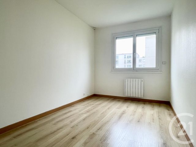 Appartement F3 &agrave; louer - 3 pi&egrave;ces - 74 m2 - Chartres - 28 - CENTRE