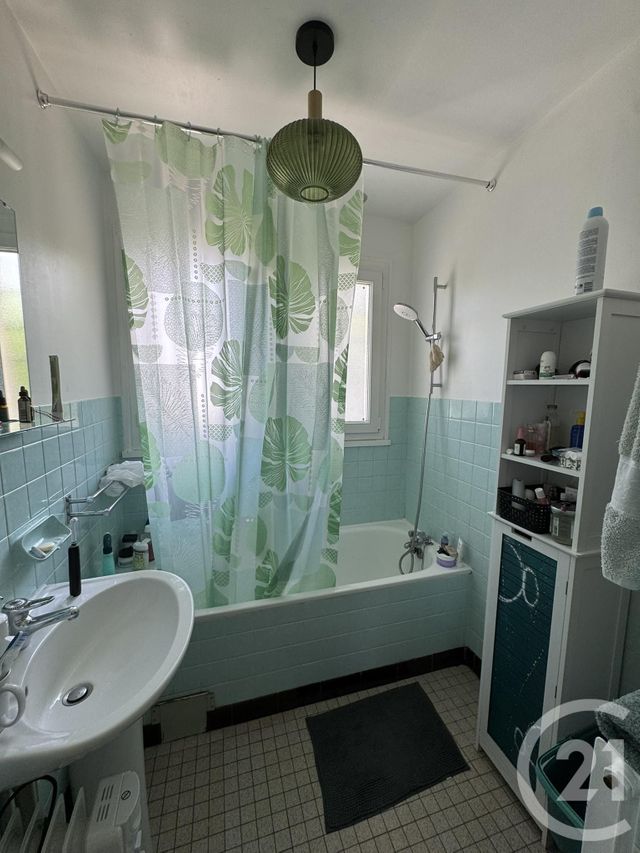 Maison &agrave; louer - 3 pi&egrave;ces - 66,59 m2 - Luisant - 28 - CENTRE