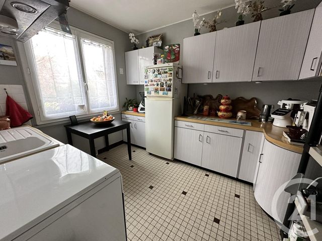 Maison &agrave; louer - 3 pi&egrave;ces - 66,59 m2 - Luisant - 28 - CENTRE