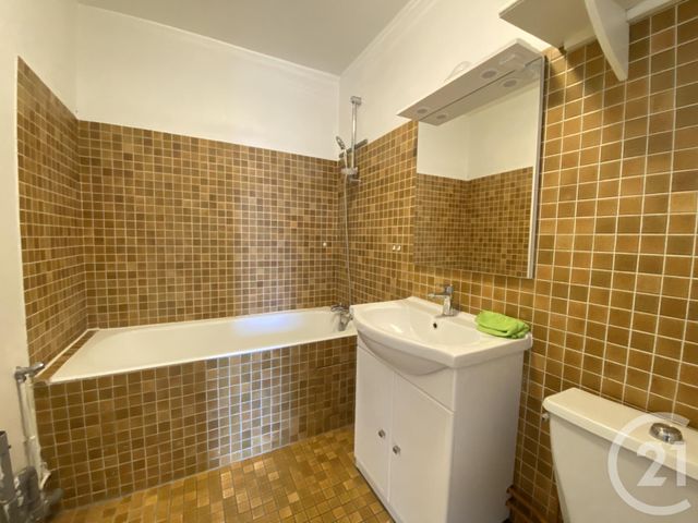Appartement F2 &agrave; louer - 2 pi&egrave;ces - 42,38 m2 - Chartres - 28 - CENTRE