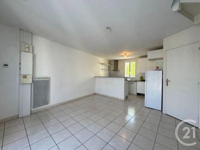 Appartement T3 &agrave; louer - 3 pi&egrave;ces - 49,31 m2 - Luisant - 28 - CENTRE
