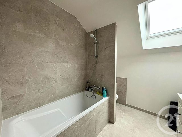 Maison &agrave; louer - 5 pi&egrave;ces - 137,60 m2 - Chartres - 28 - CENTRE