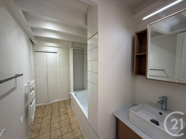 Appartement F3 &agrave; louer - 3 pi&egrave;ces - 56,92 m2 - Chartres - 28 - CENTRE